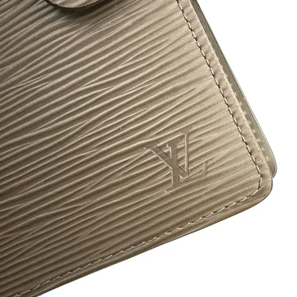 🌎 Louis Vuitton Passpoet Agenda Wallet - Picture 6 of 13